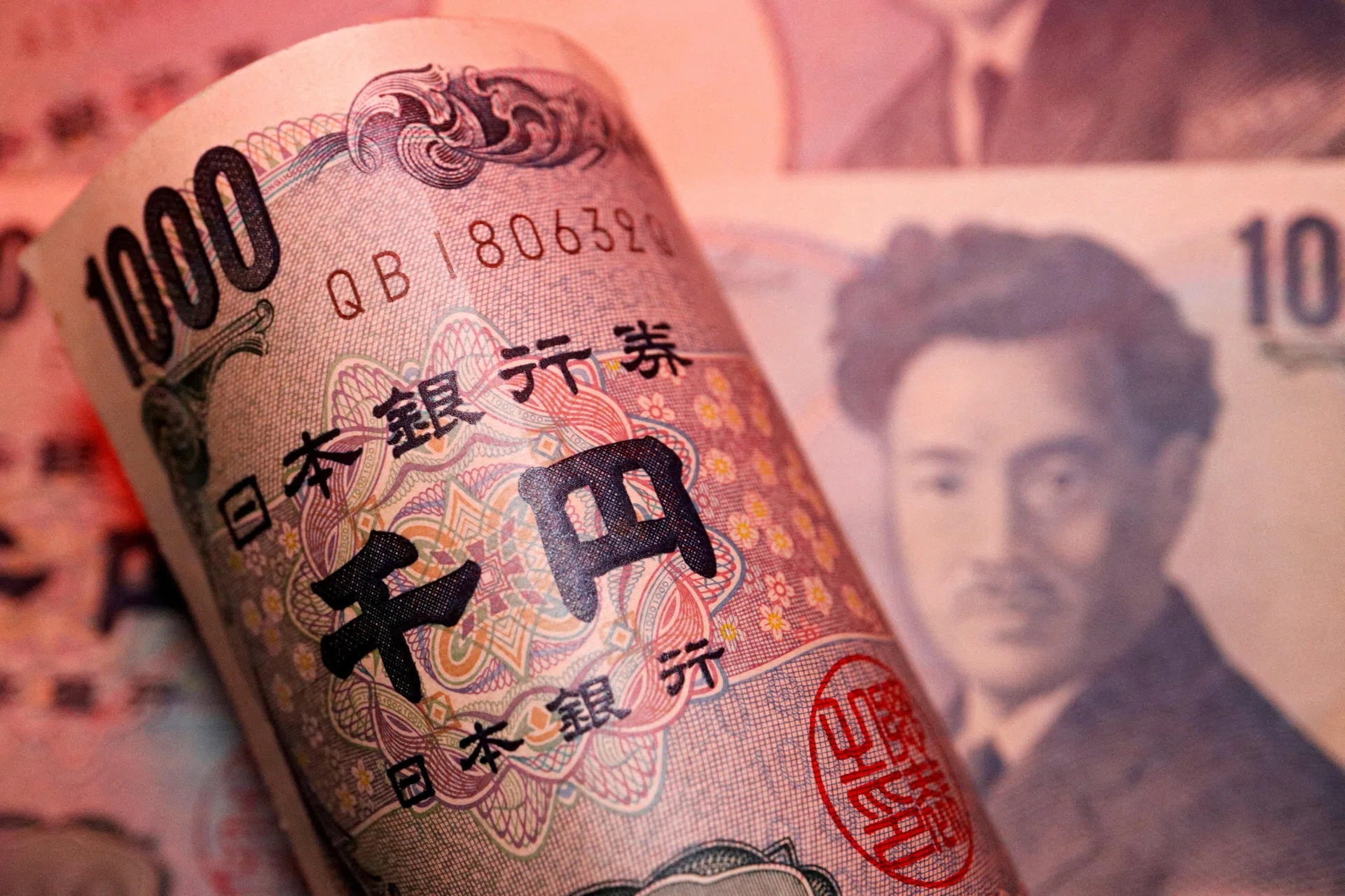Asian stocks erase gains, yen hits 40-year low